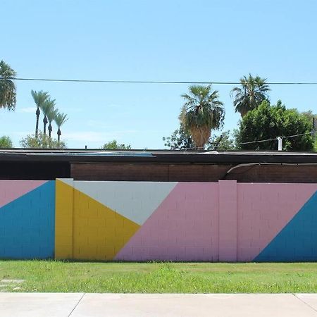 فيلا Newly Remodeled Midcentury Pink Flamingo Casa فينيكس المظهر الخارجي الصورة