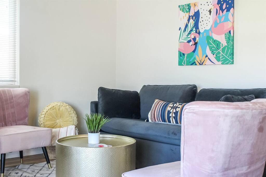 فيلا Newly Remodeled Midcentury Pink Flamingo Casa فينيكس المظهر الخارجي الصورة