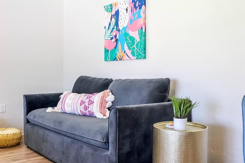 فيلا Newly Remodeled Midcentury Pink Flamingo Casa فينيكس المظهر الخارجي الصورة